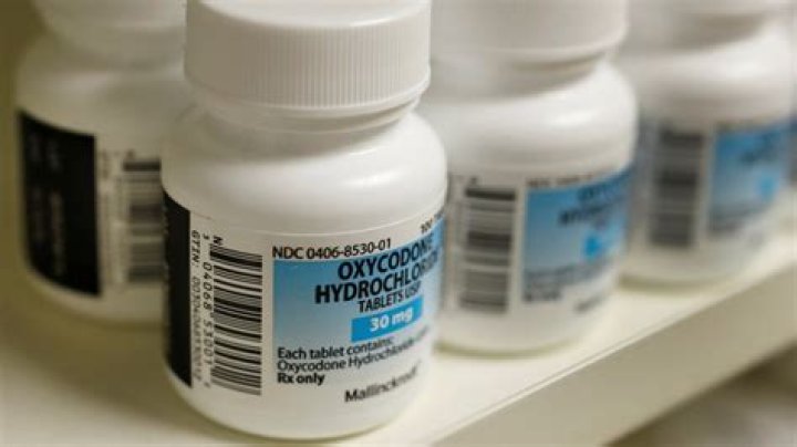 How many hydrocodone 5/325 can you take in a day?